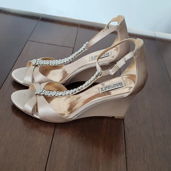 Badgley Mischka Wedge Heels size 8.5 - Picture 3 of 4